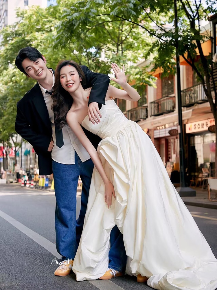 Abito da sposa in denim alla m - Photography Studio recensione e prezzo