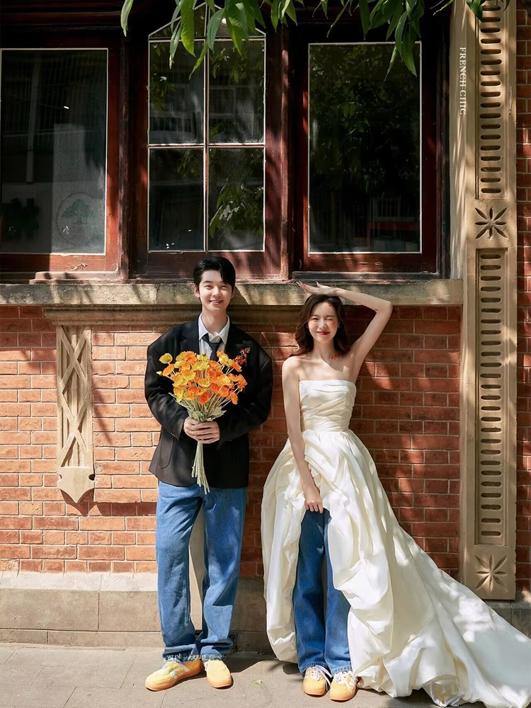 Abito da sposa in denim alla m - Photography Studio recensione e prezzo